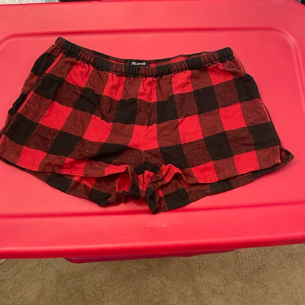 Madewell red and black plaid shorts size small